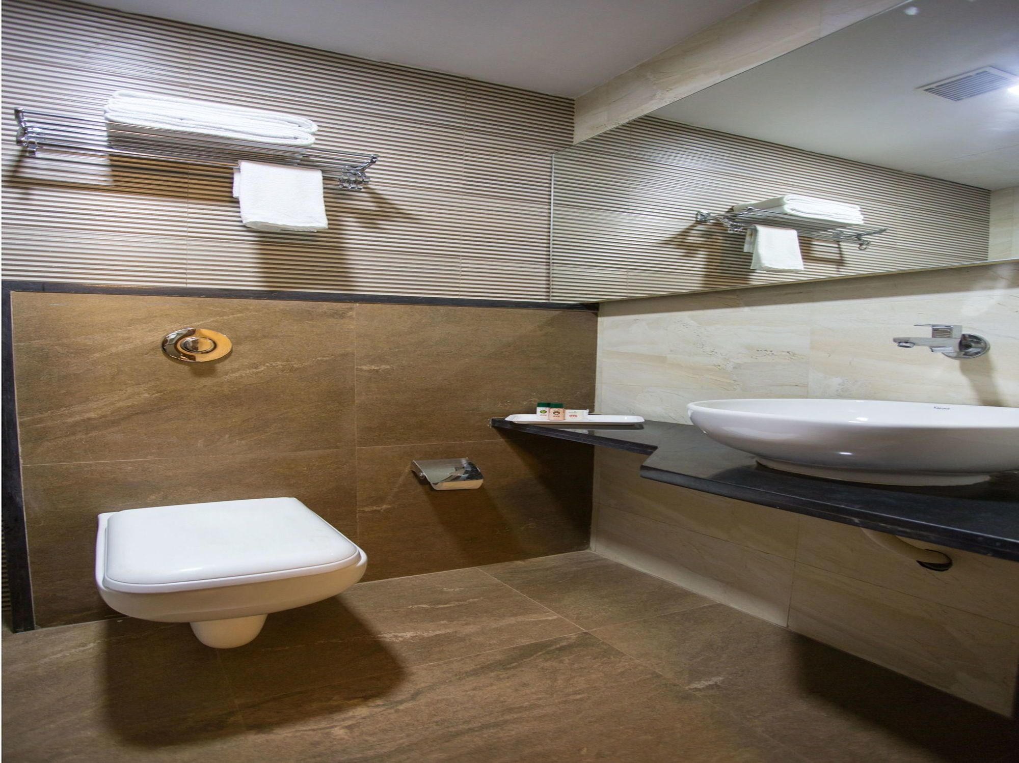 מלון נאווי מומבאי Oyo 7156 Hill View Residency מראה חיצוני תמונה